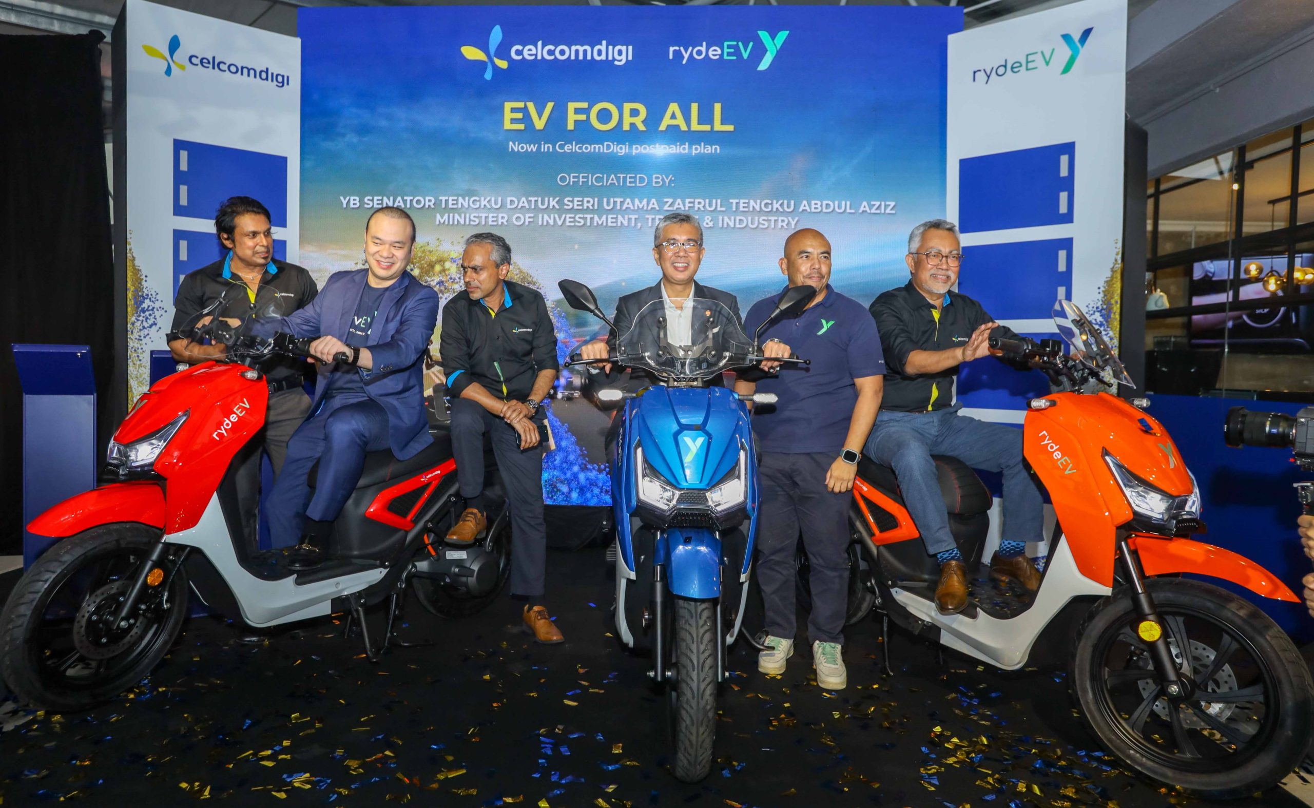 Yinson GreenTech and CelcomDigi announce Malaysia’s first lease-to-own rydeEV electric bike with postpaid plan subscription